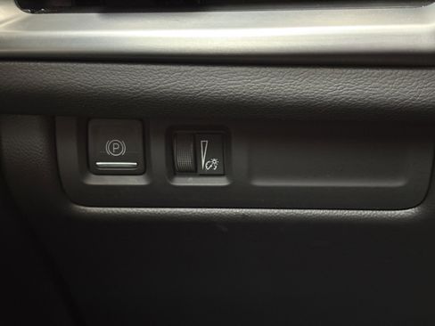 Certified 2025 Cadillac XT4 Premium Luxury image 29