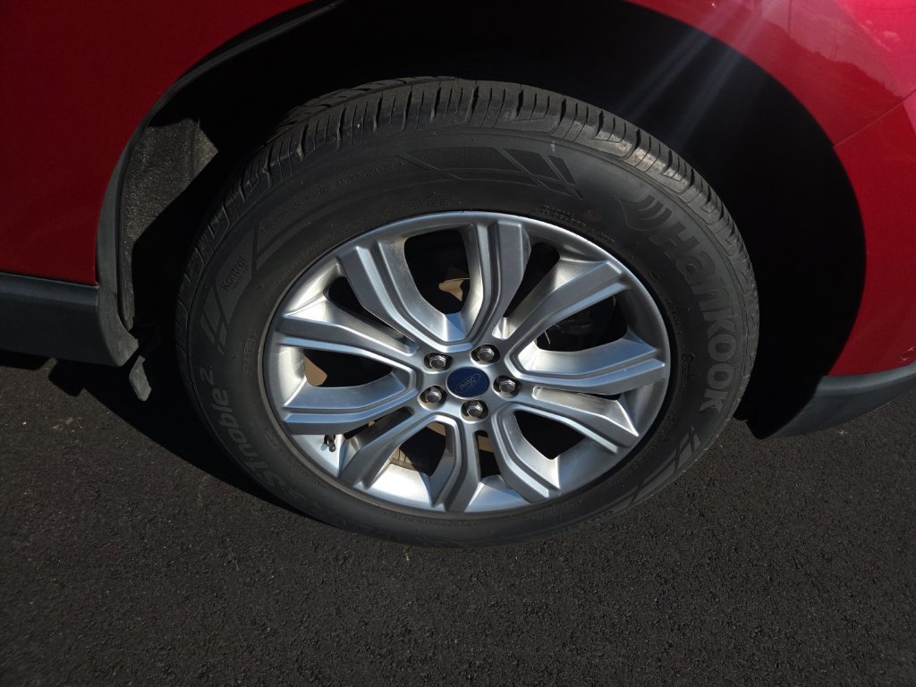 Used 2021 Ford Edge Titanium w/ Equipment Group 301A FWD image 22
