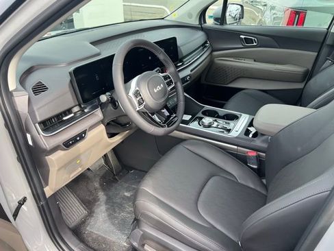 New 2026 Kia Carnival EX FWD image 12