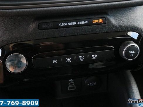 Used 2024 Ford Escape SE image 27