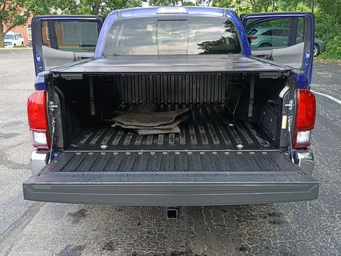 Used 2023 Toyota Tacoma SR5 AWD/4WD image 14
