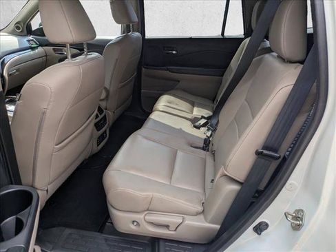 Certified 2017 Honda Pilot Touring image 17