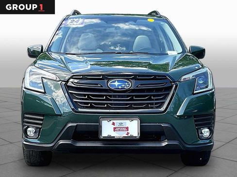 Used 2024 Subaru Forester Premium AWD/4WD image 4