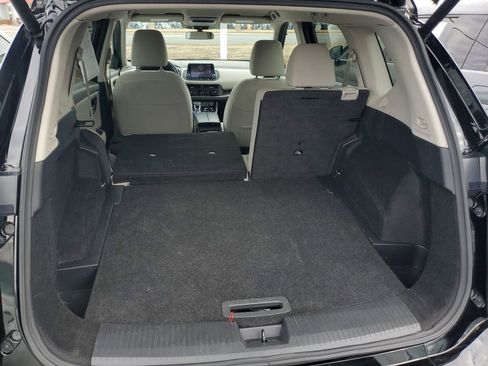 Used 2025 Nissan Rogue SV image 26