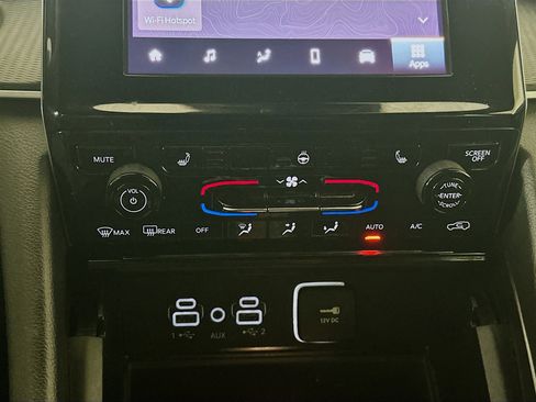 Used 2023 Jeep Grand Cherokee L Laredo image 23