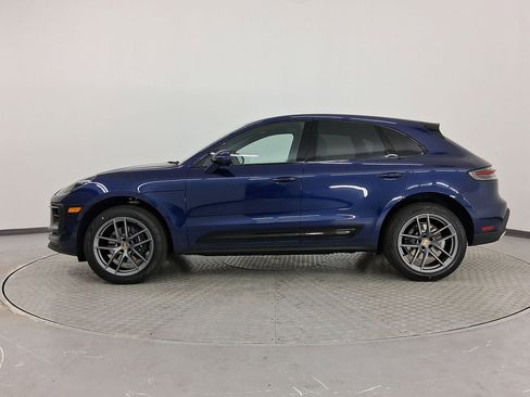 New 2026 Porsche Macan image 2