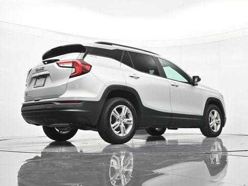 Used 2022 GMC Terrain SLE w/ Driver Convenience Package FWD image 39