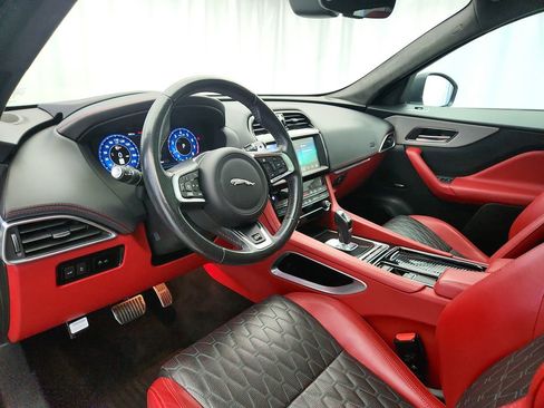 Used 2020 Jaguar F-PACE SVR image 10