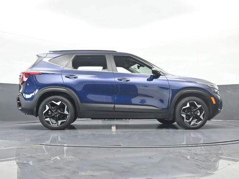 Used 2024 Kia Seltos EX image 59