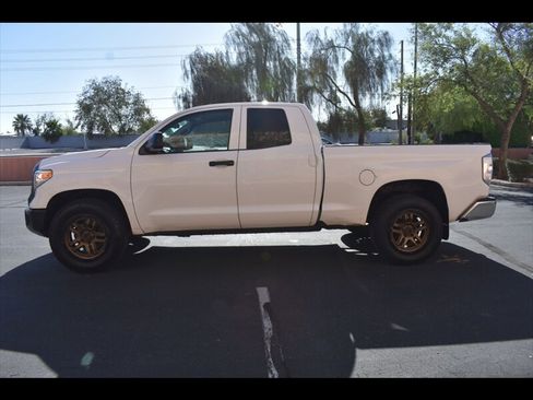 Used 2016 Toyota Tundra SR w/ Tow Package RWD image 4