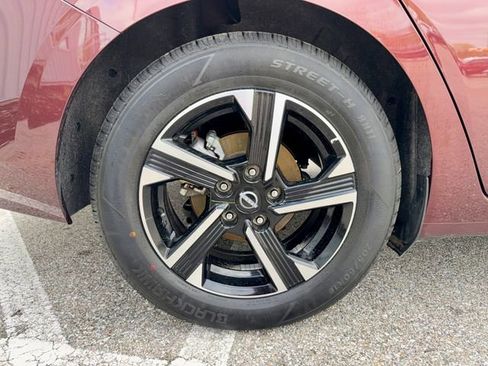 Used 2025 Nissan Sentra SV FWD image 29