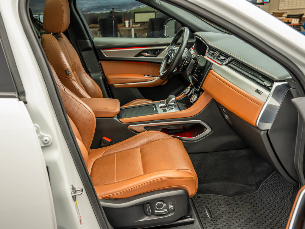 Used 2025 Jaguar F-PACE R-Dynamic S AWD/4WD image 23