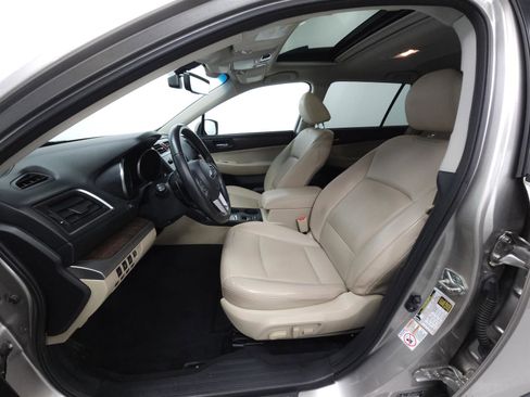 Used 2017 Subaru Outback 2.5i Limited AWD/4WD image 4
