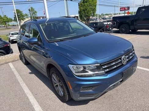 Used 2019 Volkswagen Tiguan SE image 2