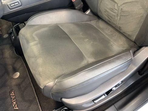 Certified 2024 Nissan Ariya FWD image 16