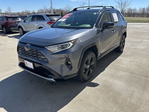 Used 2019 Toyota RAV4 XSE image 7