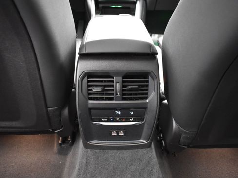 Used 2024 BMW 330i Sedan image 14