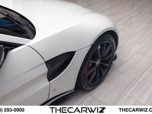 Used 2019 Aston Martin V8 Vantage Coupe RWD image 28