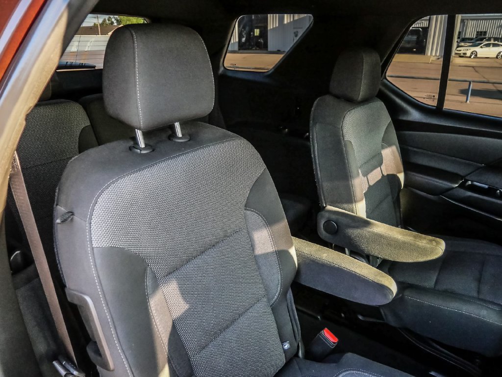 Used 2023 Chevrolet Traverse LT FWD image 22