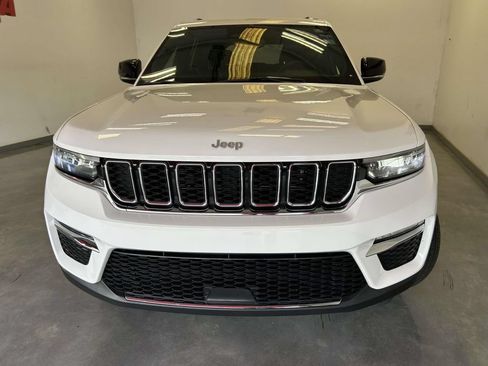 Used 2024 Jeep Grand Cherokee Limited AWD/4WD image 8