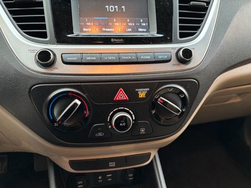 Used 2018 Hyundai Accent SE FWD image 31