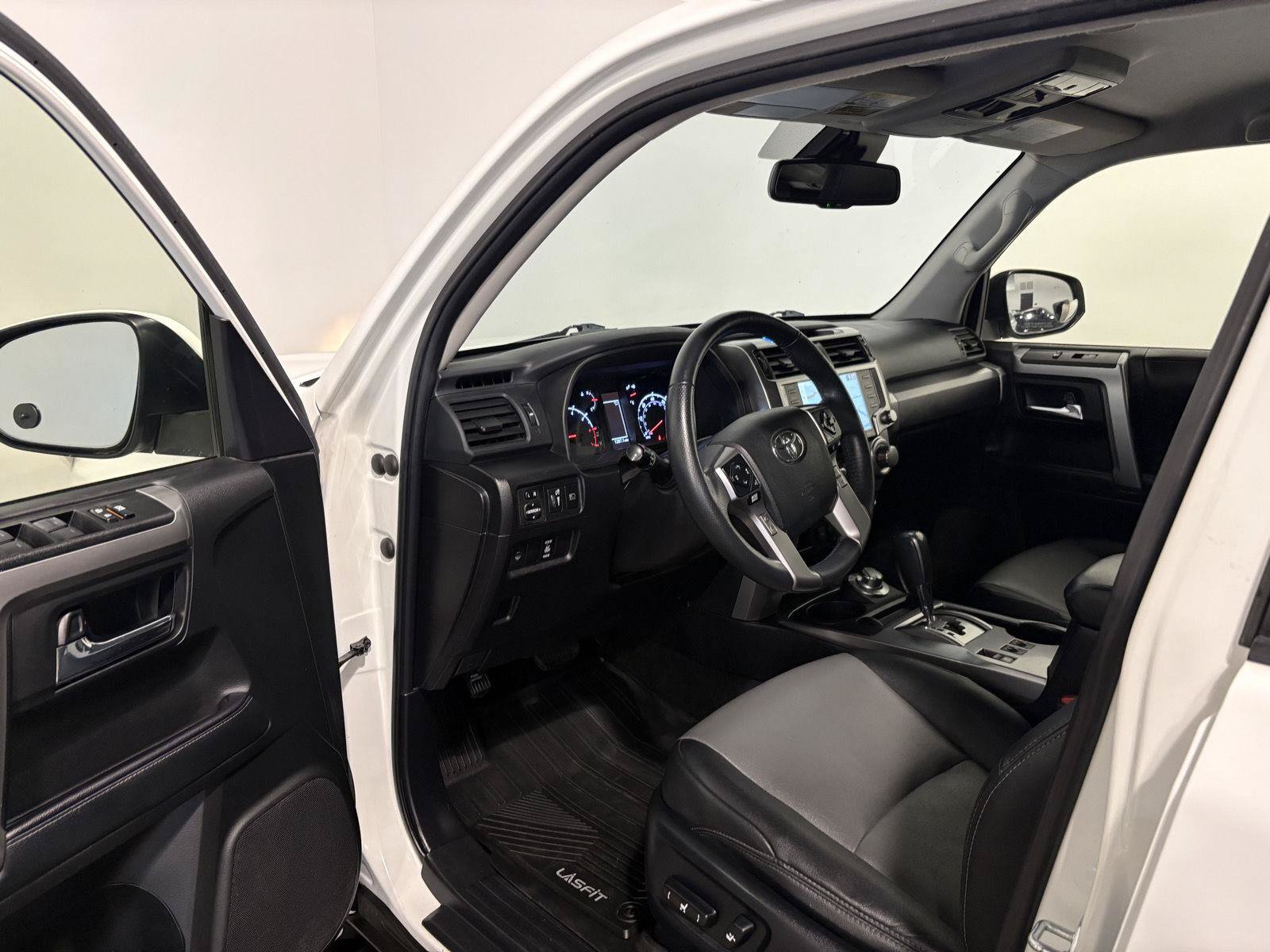 Used 2021 Toyota 4Runner SR5 Premium AWD/4WD image 17