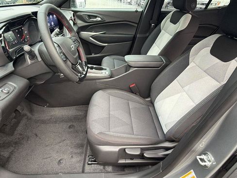 New 2026 Chevrolet Trax RS w/ Sunroof Package FWD image 17
