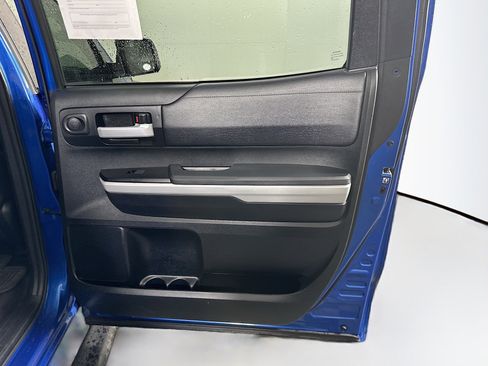 Used 2018 Toyota Tundra SR5 w/ SR5 Upgrade Package RWD image 28