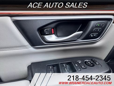 Used 2017 Honda CR-V Touring image 12