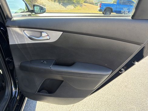 Used 2024 Kia Forte LXS w/ LXS Technology Package image 16