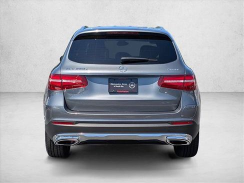 Used 2019 Mercedes-Benz GLC 350e 4MATIC image 7