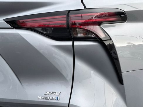 Used 2023 Toyota Sienna XSE image 12