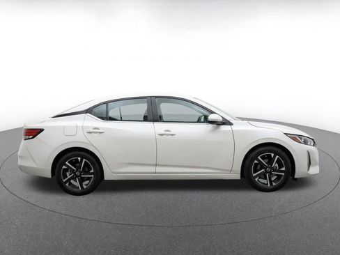 Used 2025 Nissan Sentra SV FWD image 10
