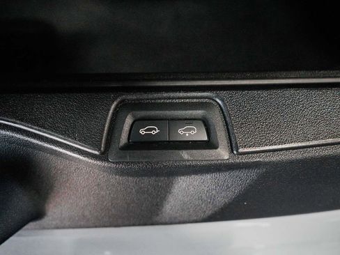 Used 2024 BMW X7 xDrive40i w/ M Sport Package AWD/4WD image 53