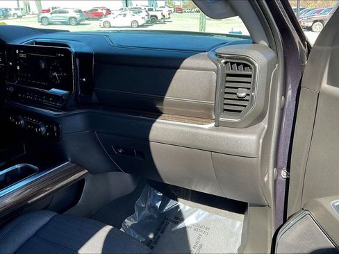 Used 2022 Chevrolet Silverado 1500 LT image 16
