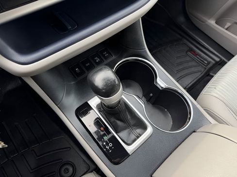 Used 2014 Toyota Highlander Plus image 23