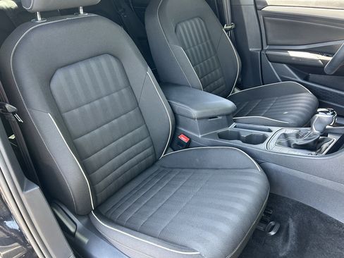 Certified 2024 Volkswagen Jetta Sport FWD image 8