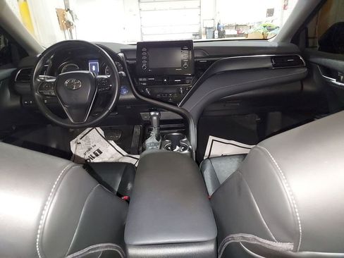 Used 2024 Toyota Camry SE w/ Convenience Package image 10