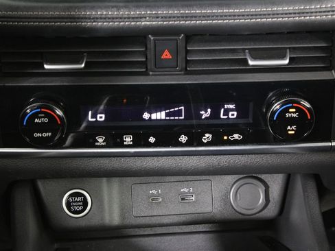 Certified 2023 Nissan Rogue SV image 22