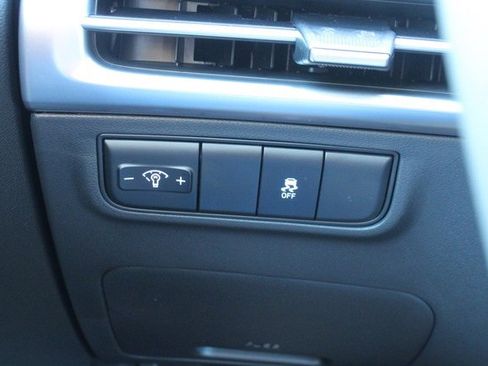 Used 2025 Hyundai Tucson SE image 25