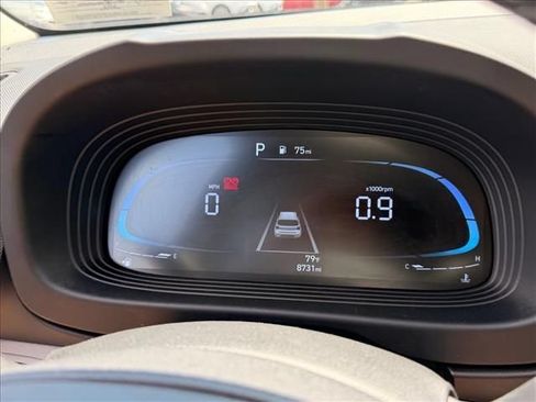 Used 2025 Hyundai Venue SEL FWD image 22