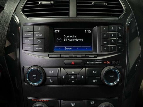Used 2018 Ford Explorer XLT FWD image 12