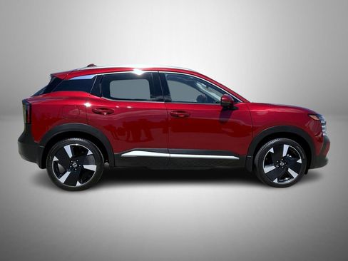 Used 2025 Nissan Kicks SR w/ SR Premium Package AWD/4WD image 4