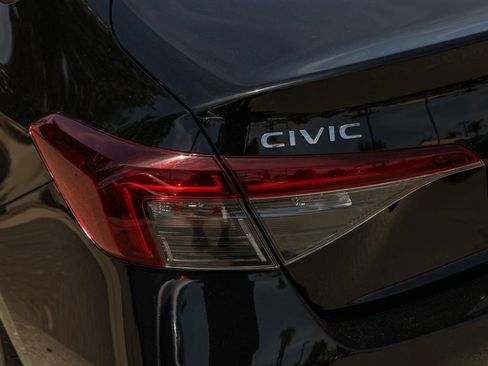 Used 2025 Honda Civic Sport image 7