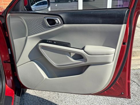 Used 2021 Kia Soul LX FWD image 34