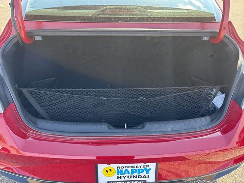 Certified 2023 Hyundai Elantra Limited w/ Preferred Accessory Package image 15