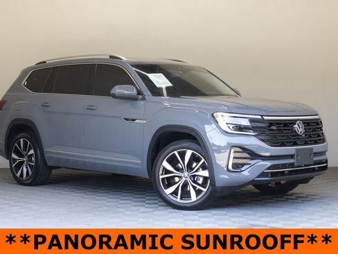 Used 2025 Volkswagen Atlas SEL Premium R-Line AWD/4WD image 2