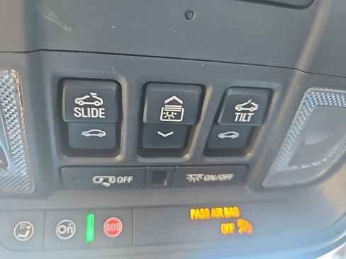 Used 2022 Chevrolet Traverse RS w/ LPO, Floor Liner Package image 66