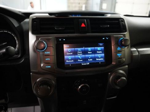 Used 2017 Toyota 4Runner SR5 AWD/4WD image 17