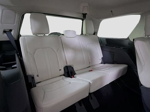 Used 2018 Ford Expedition Platinum RWD image 30